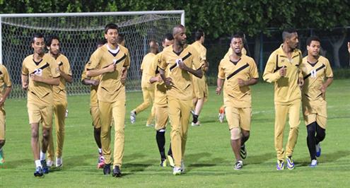 صور.. الشعلة يغادر للإمارات في غياب الطير والكعبي.. وماكيدا يصحح الأخطاء